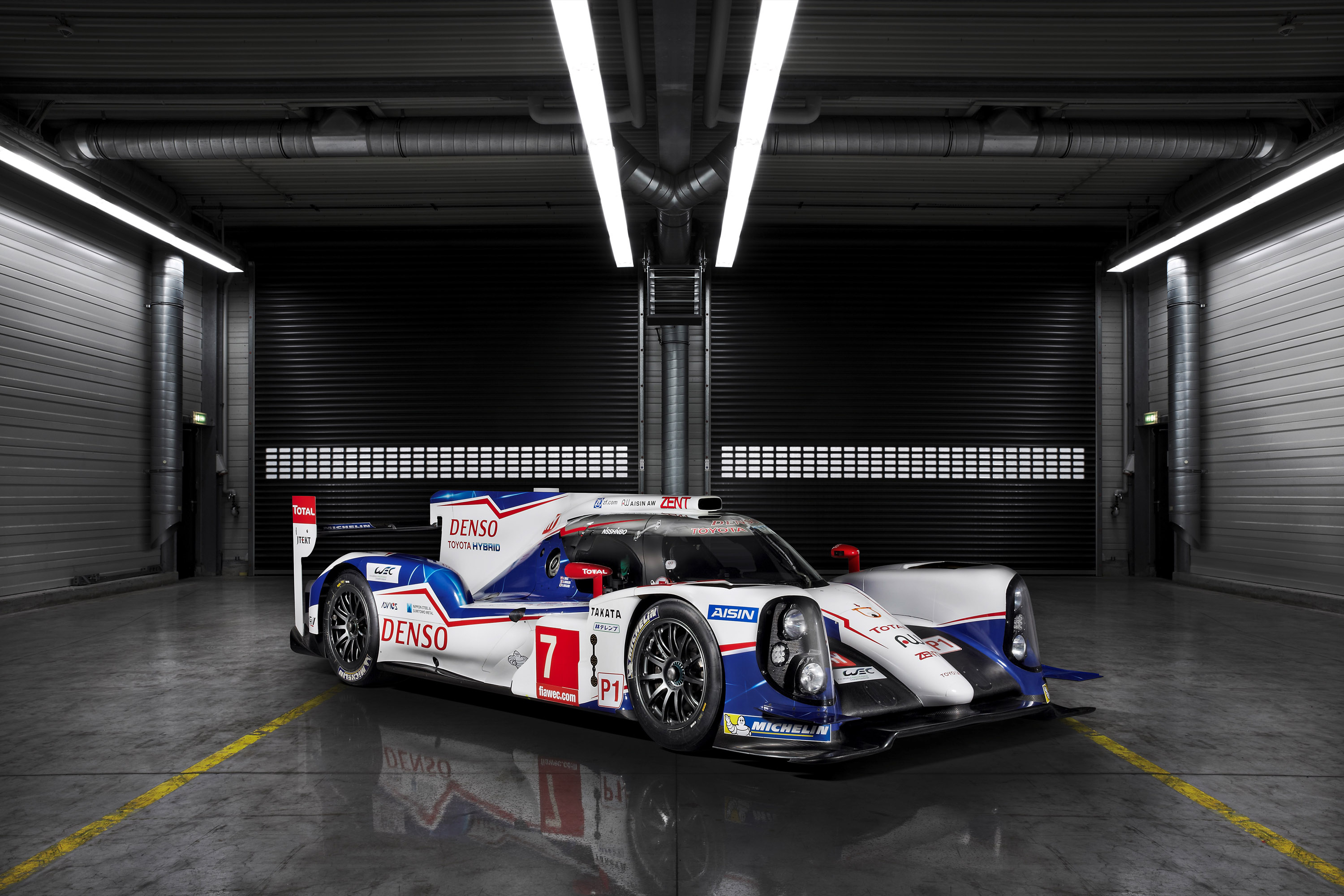 Toyota TS040 Hybrid Race Car