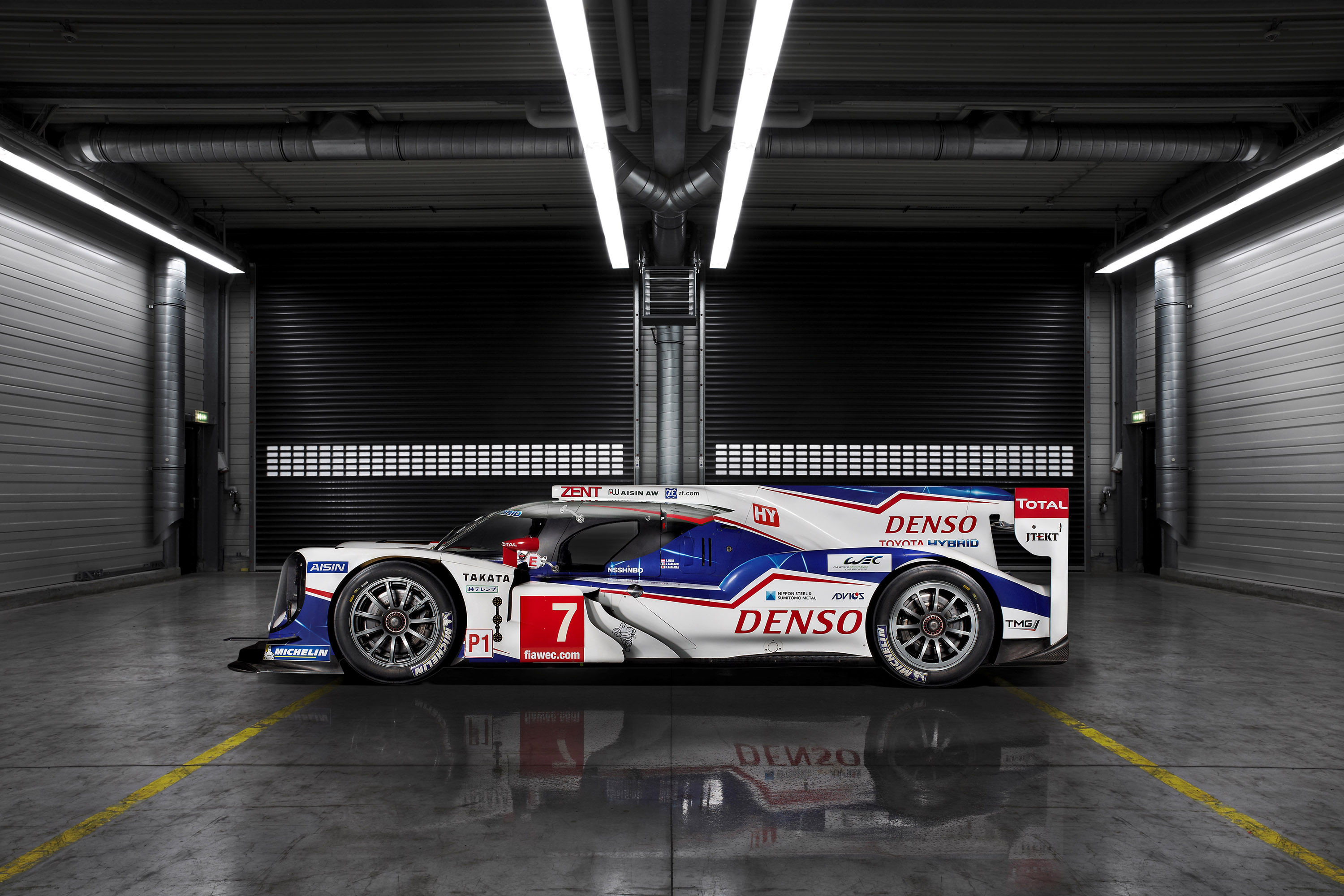 Toyota TS040 Hybrid Race Car