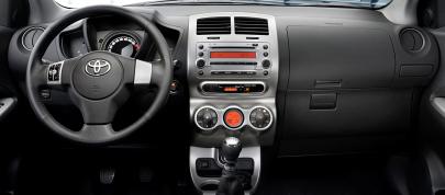 Toyota Urban Cruiser (2009) - picture 4 of 6