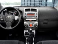Toyota Urban Cruiser (2009) - picture 5 of 6