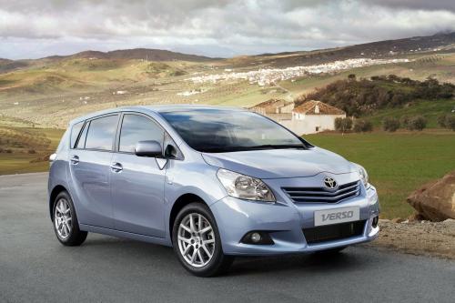 Toyota Verso (2010) - picture 1 of 6