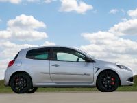 Twingo Renaultsport 133 and Clio Renaultsport 200 Silverstone GP (2011) - picture 1 of 5