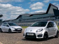 Twingo Renaultsport 133 and Clio Renaultsport 200 Silverstone GP (2011) - picture 3 of 5