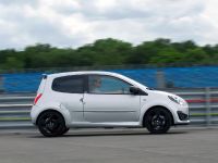 Twingo Renaultsport 133 and Clio Renaultsport 200 Silverstone GP (2011) - picture 5 of 5