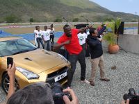 Usain Bolt Golden Nissan GT-R (2013) - picture 7 of 14