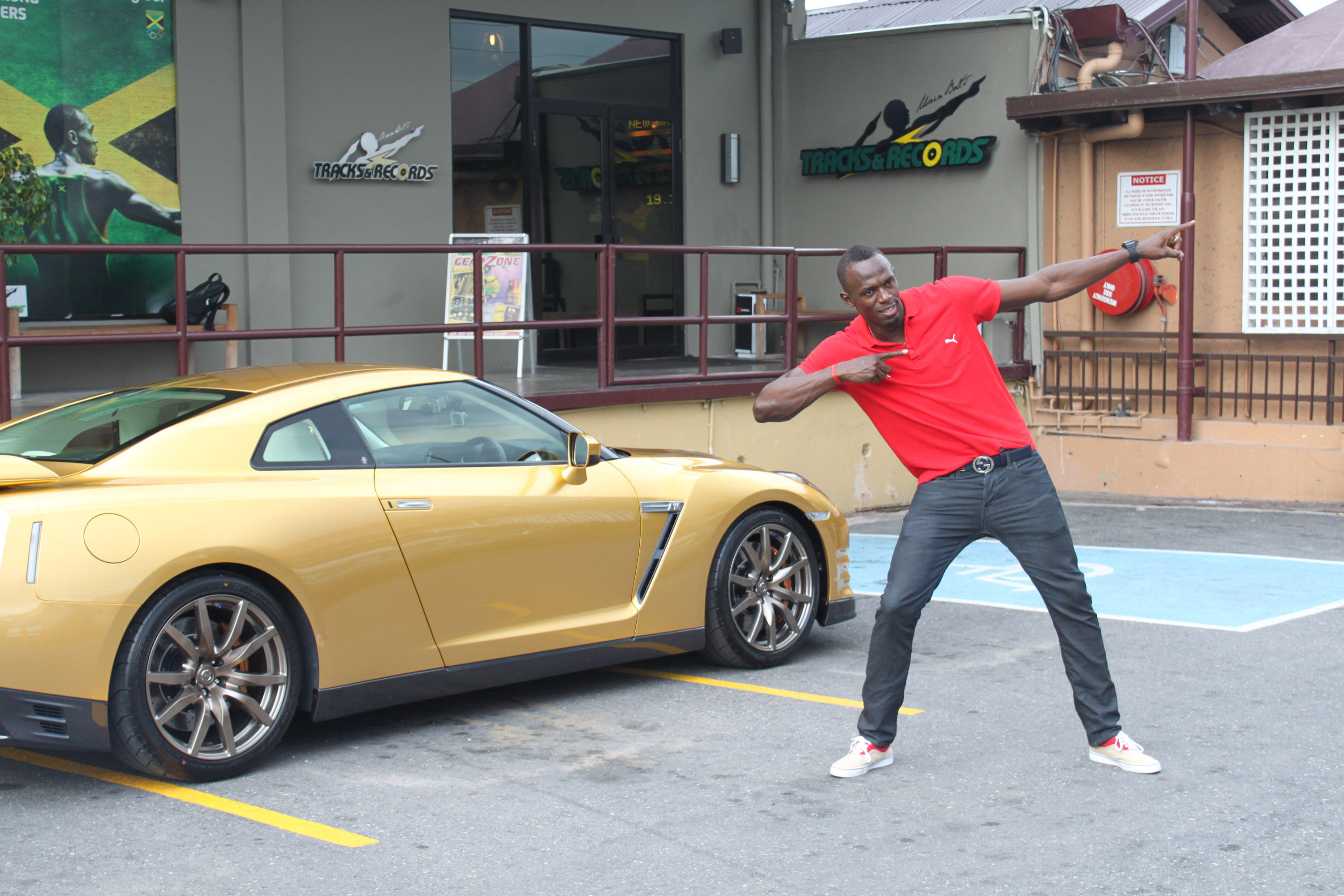 Usain Bolt Golden Nissan GT-R