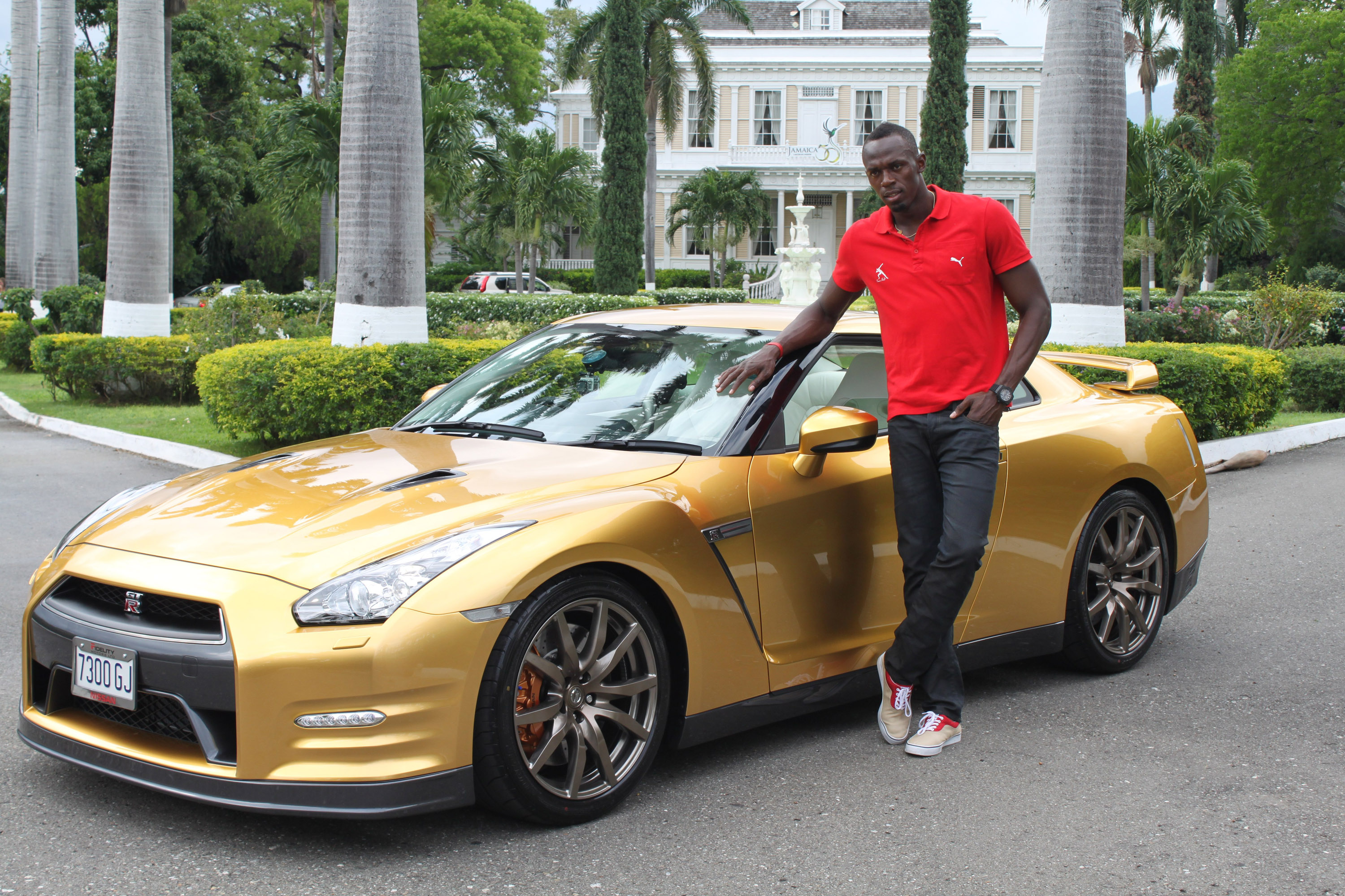 Usain Bolt Golden Nissan GT-R