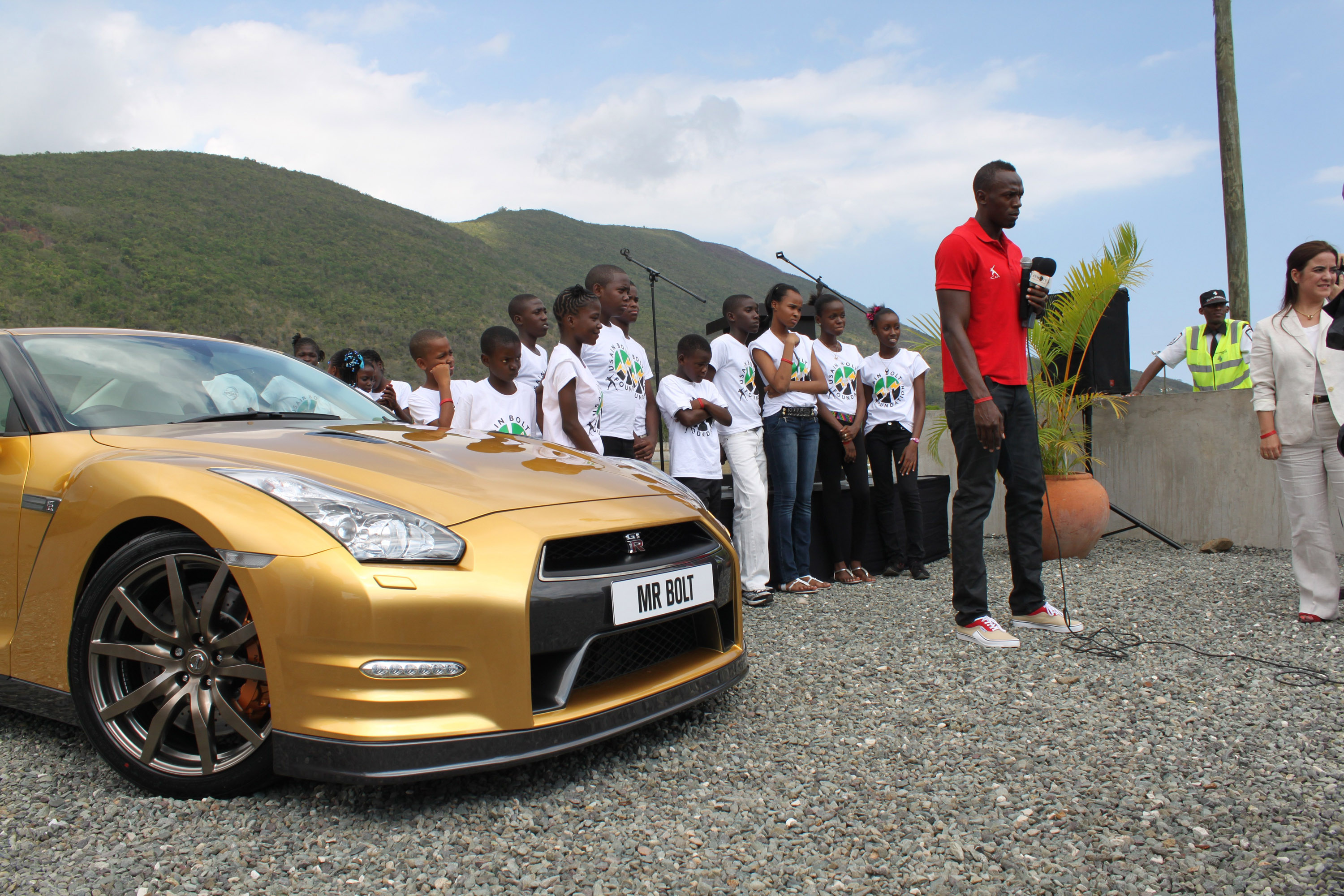 Usain Bolt Golden Nissan GT-R