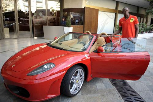 Usain Bolt in Ferrari F430 Spider (2008) - picture 1 of 6