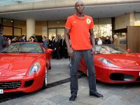 Usain Bolt in Ferrari F430 Spider (2008) - picture 6 of 6