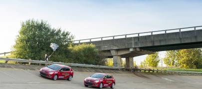 Vauxhall Astra 18 Speed Endurance Records (2013) - picture 4 of 17