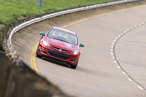 Vauxhall Astra 18 Speed Endurance Records (2013) - picture 1 of 17