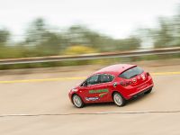 Vauxhall Astra 18 Speed Endurance Records (2013) - picture 6 of 17