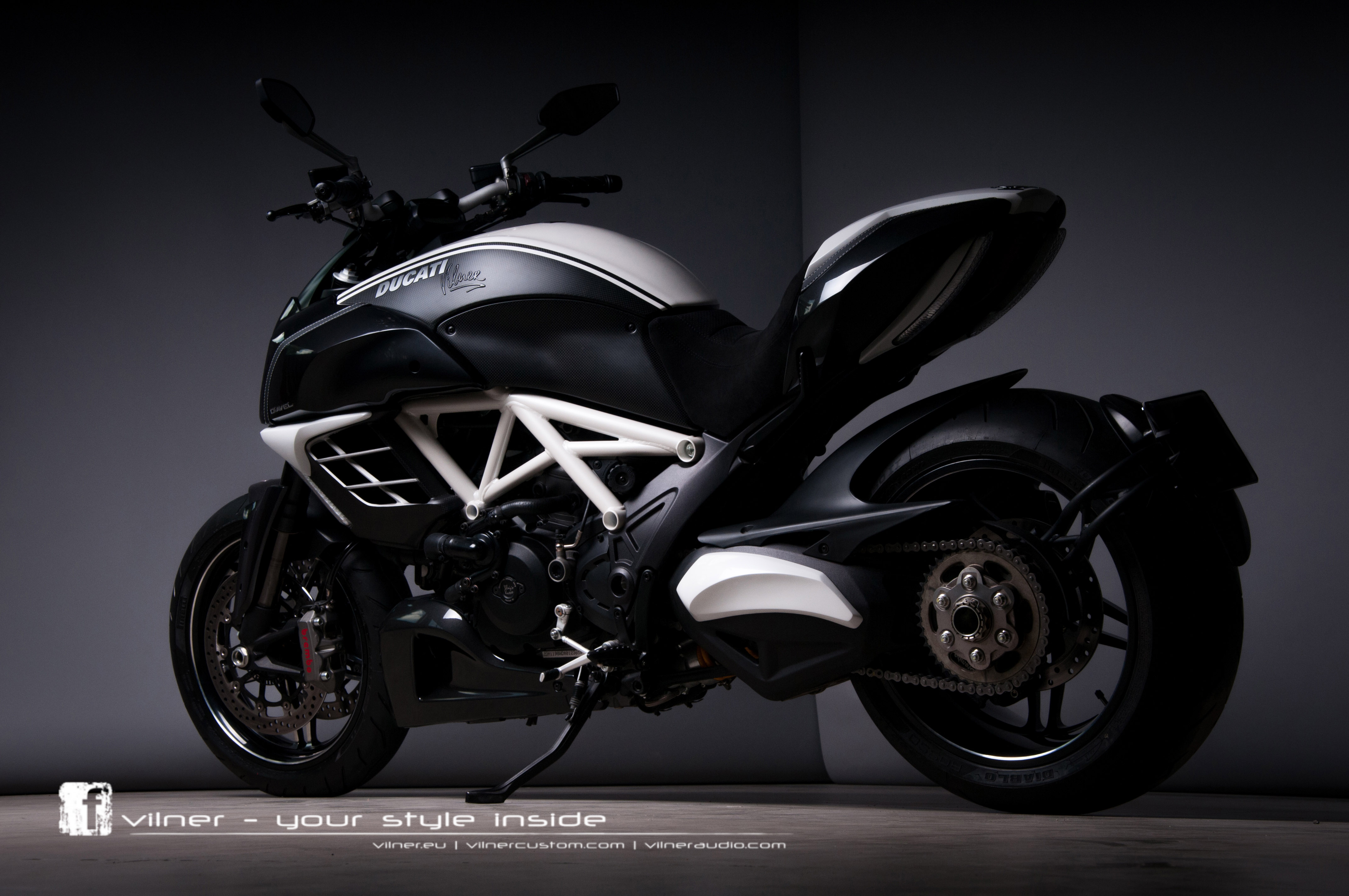 Vilner Ducati Diavel AMG