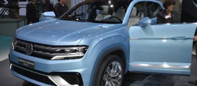 Volkswagen Cross Coupe GTE Detroit (2015) - picture 4 of 8