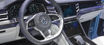 Volkswagen Cross Coupe GTE Detroit (2015) - picture 7 of 8