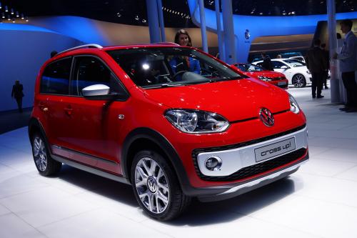 Volkswagen cross up! Frankfurt (2013) - picture 1 of 2