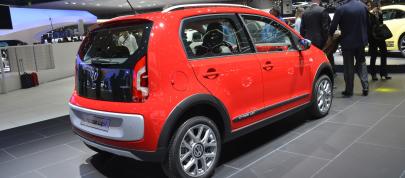 Volkswagen cross up! Geneva (2013) - picture 4 of 6