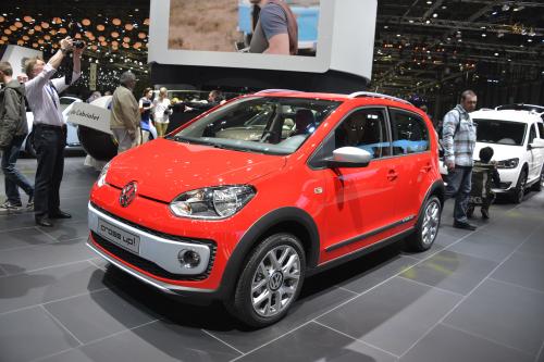 Volkswagen cross up! Geneva (2013) - picture 1 of 6