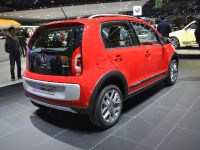 Volkswagen cross up! Geneva (2013) - picture 3 of 6
