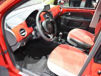 Volkswagen cross up! Geneva (2013) - picture 5 of 6