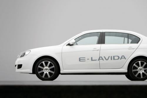 Volkswagen E-Lavida Concept (2010) - picture 1 of 6