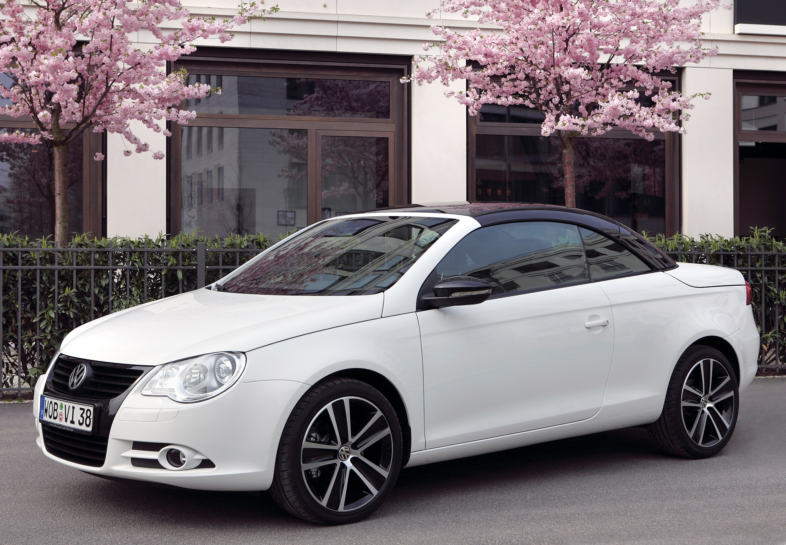 Volkswagen Eos White Night