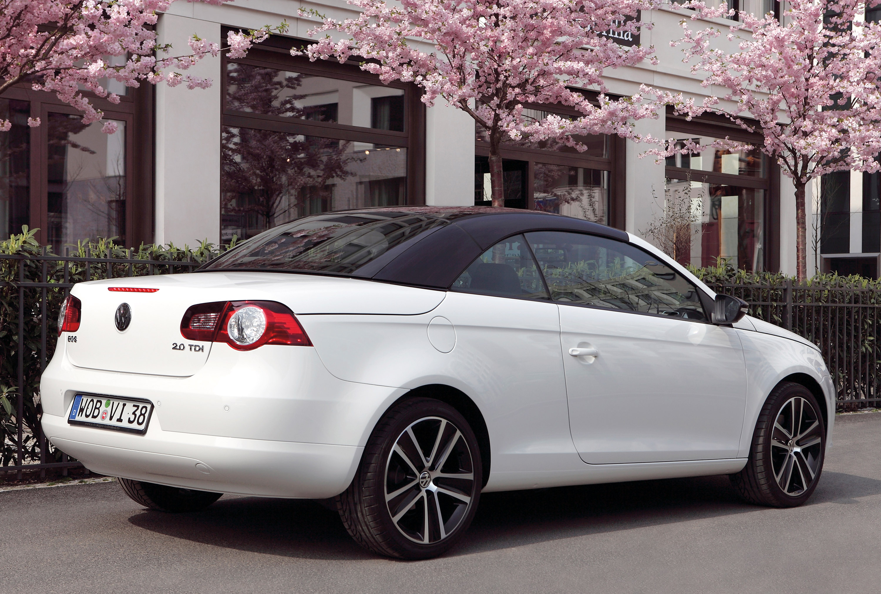 Volkswagen Eos White Night