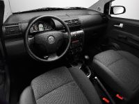 Volkswagen Fox Style (2009) - picture 3 of 3