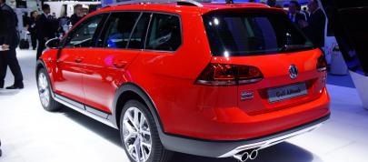 Volkswagen Golf Alltrack Paris (2014) - picture 4 of 5