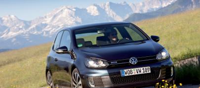 Volkswagen Golf GTD (2010) - picture 23 of 43