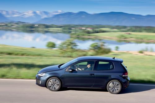 Volkswagen Golf GTD (2010) - picture 24 of 43