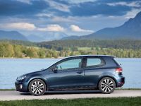 Volkswagen Golf GTD (2010) - picture 30 of 43