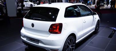 Volkswagen Golf GTE Paris (2014) - picture 4 of 5