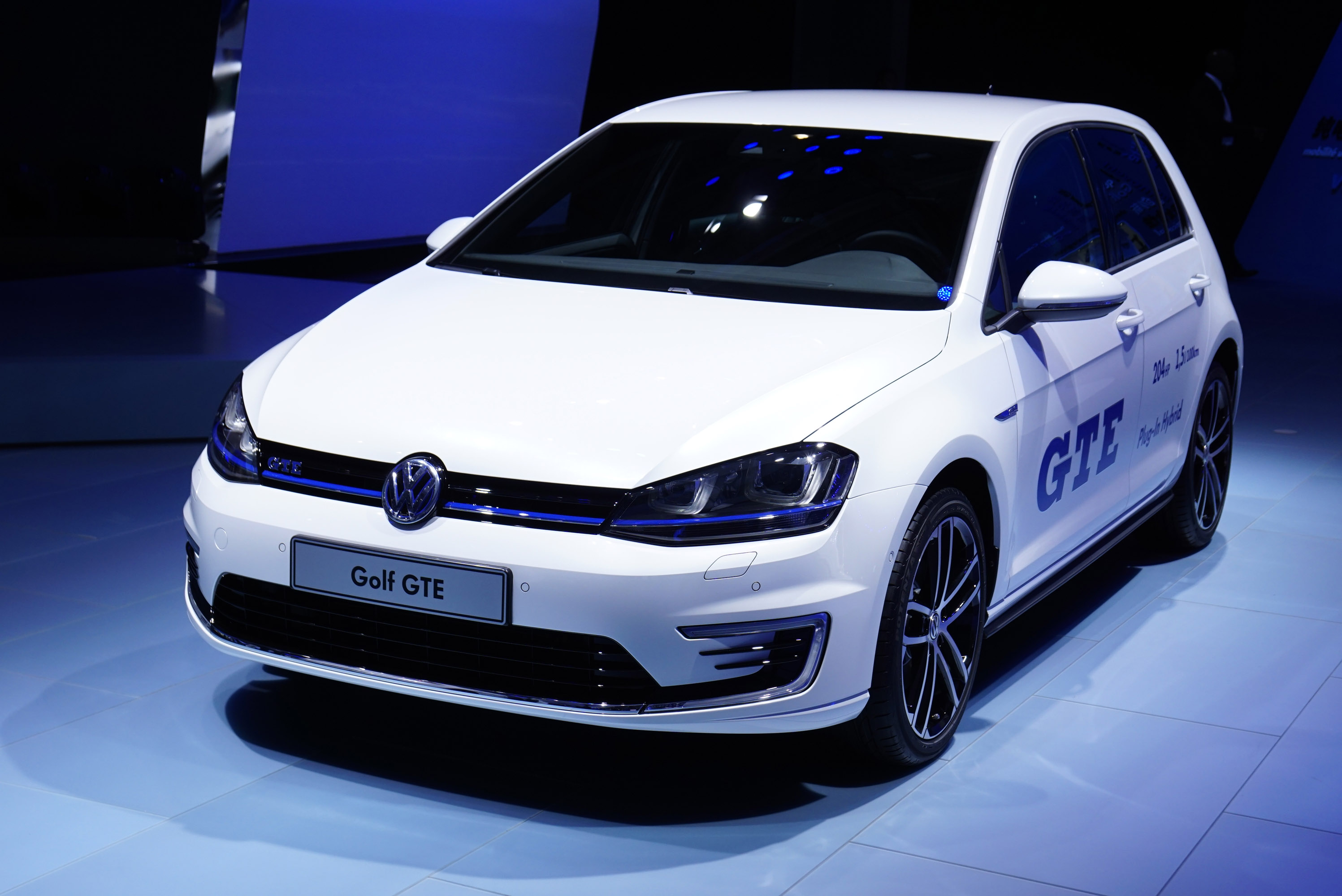 Volkswagen Golf GTE Paris