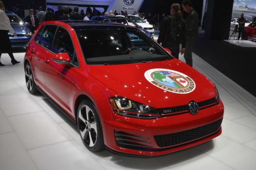 Volkswagen Golf GTI Detroit (2015) - picture 1 of 2