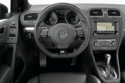 Volkswagen Golf R (2010) - picture 8 of 28
