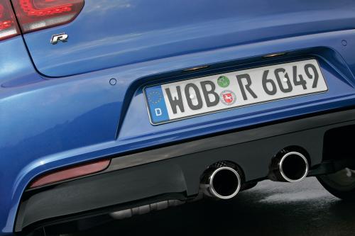 Volkswagen Golf R (2010) - picture 9 of 28