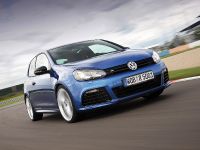 Volkswagen Golf R (2010) - picture 4 of 28