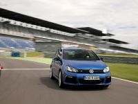 Volkswagen Golf R (2010) - picture 6 of 28