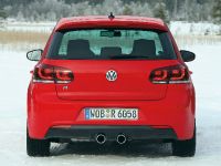 Volkswagen Golf R (2010) - picture 22 of 28