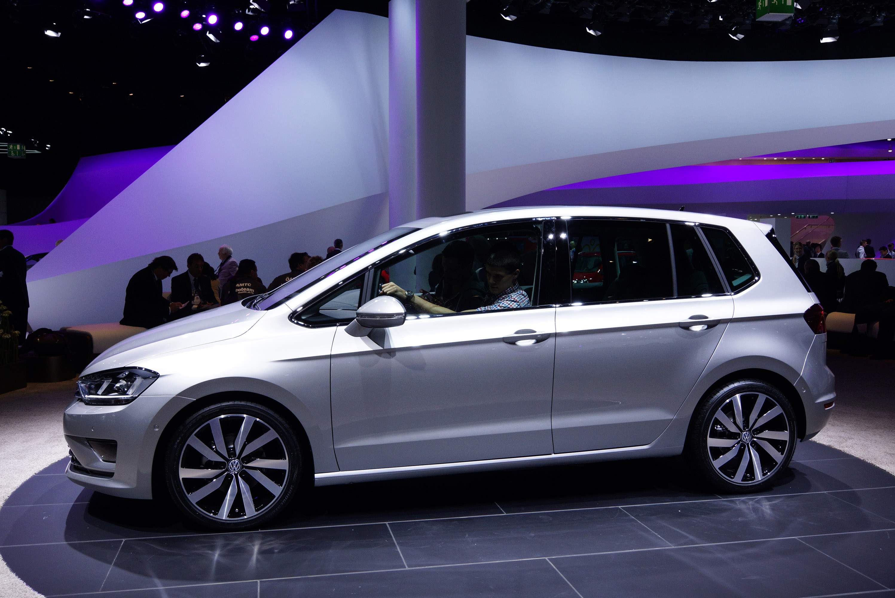Volkswagen Golf Sportsvan Concept