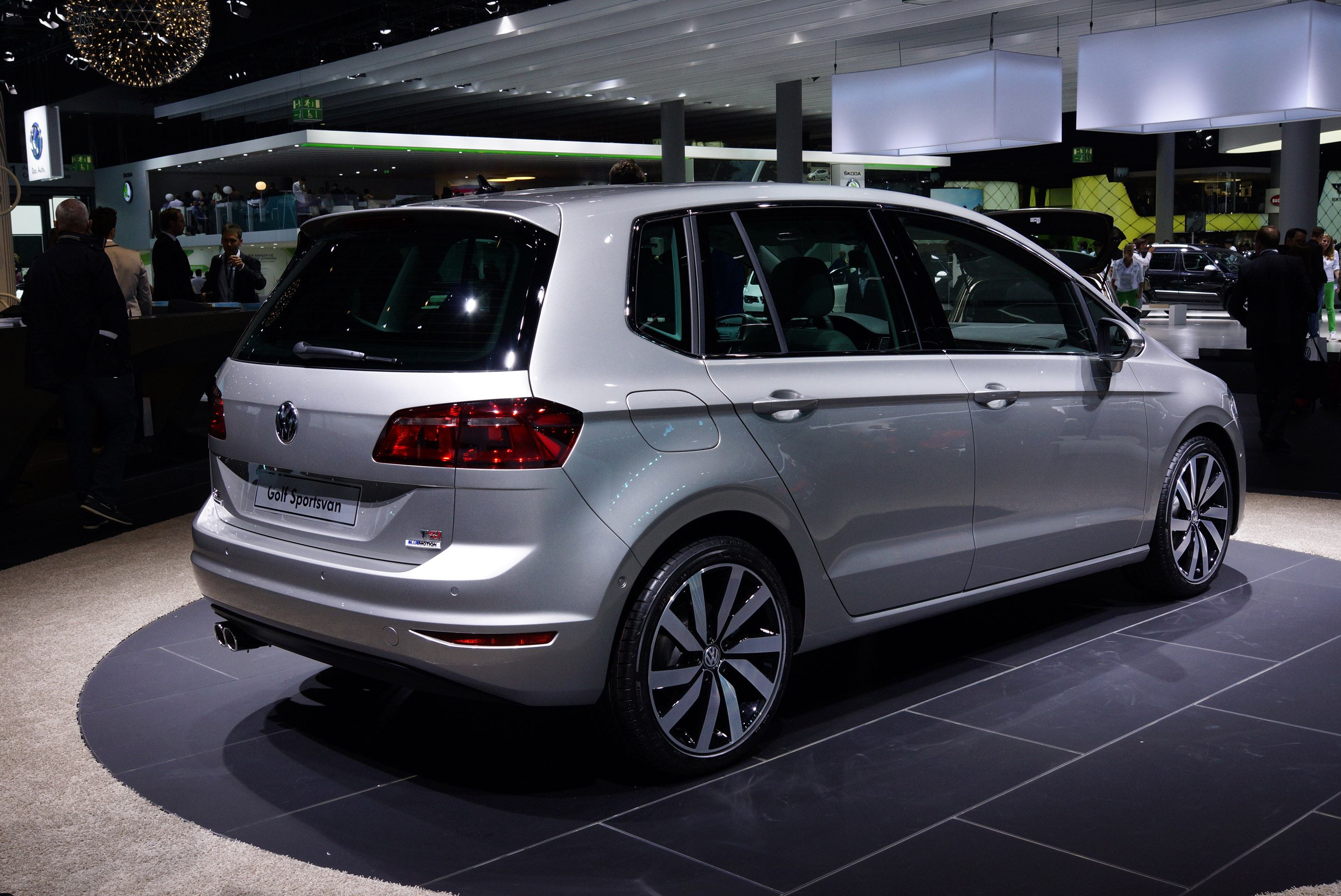 Volkswagen Golf Sportsvan Frankfurt (2013) - picture 8 of 9