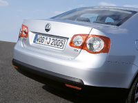 Volkswagen Jetta (2005) - picture 6 of 16