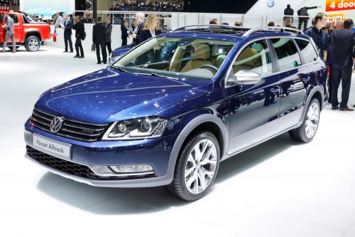 Volkswagen Passat Alltrack Geneva (2012) - picture 1 of 3