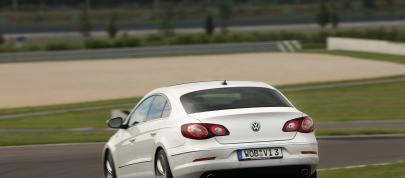 Volkswagen Passat CC R-Line (2009) - picture 4 of 7