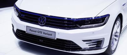 Volkswagen Passat GTE Paris (2014) - picture 4 of 7