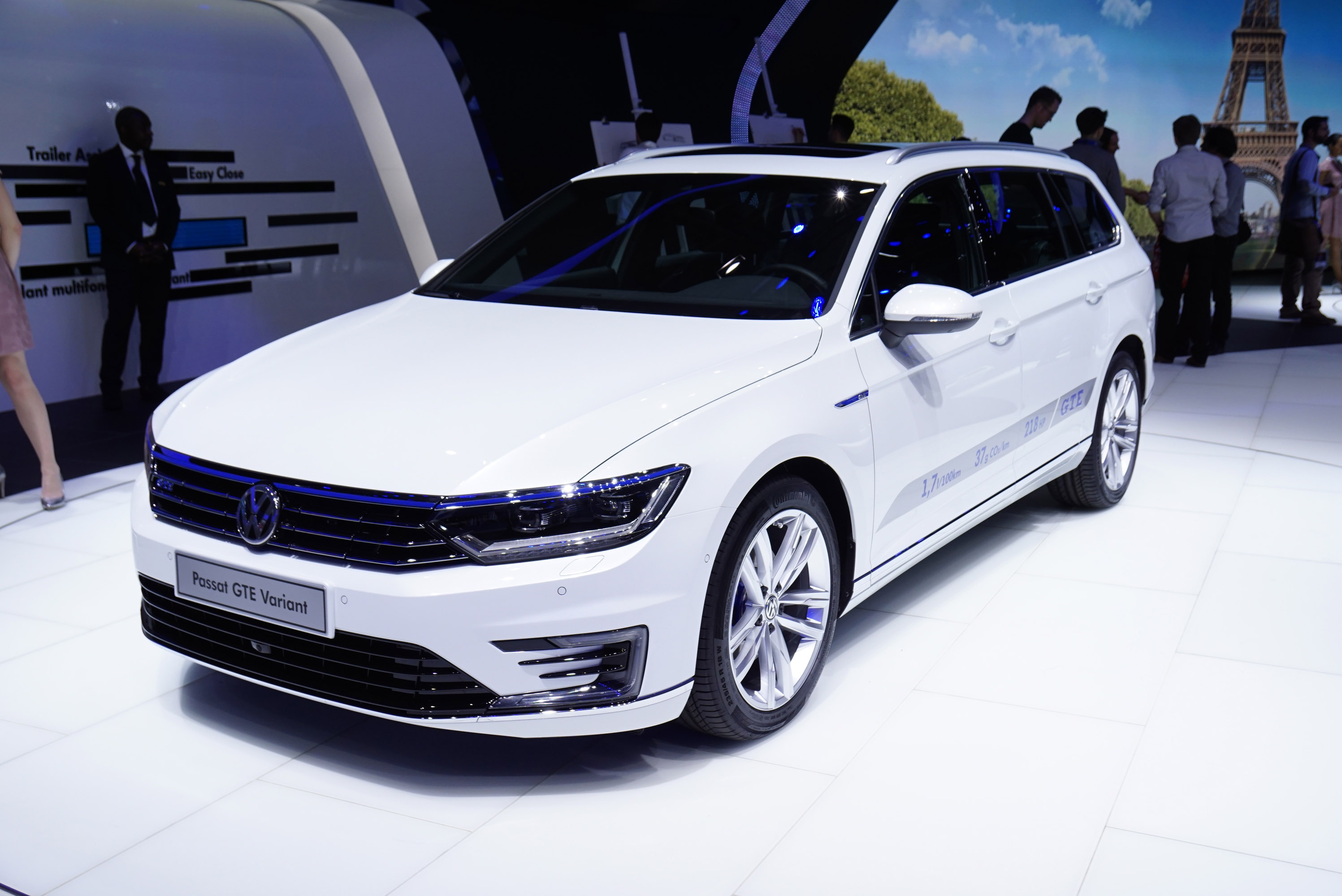 Volkswagen Passat GTE Paris