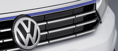 Volkswagen Passat GTE (2015) - picture 7 of 12
