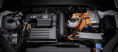 Volkswagen Passat GTE (2015) - picture 12 of 12